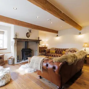 5 Star On The With Log Burner - Dog Friendly Austwick