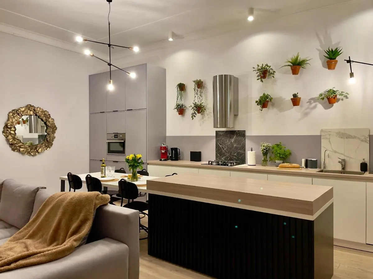 Spacious Apart In The Center- Main Square 300M Wroclaw Apartment